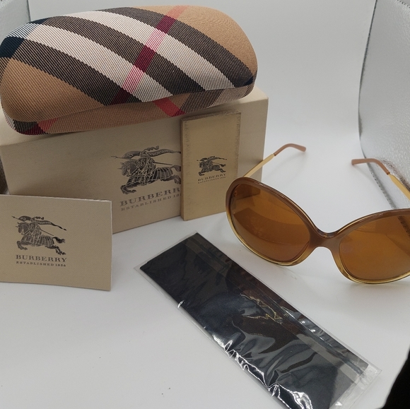 Burberry Sunglasses womens - Picture 11 of 11